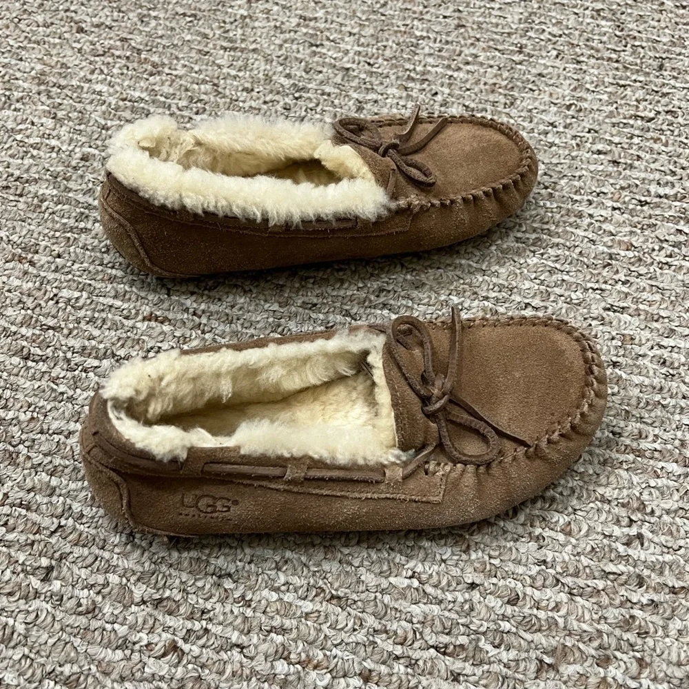 UGG Kids Dakota moccasin slippers 5296